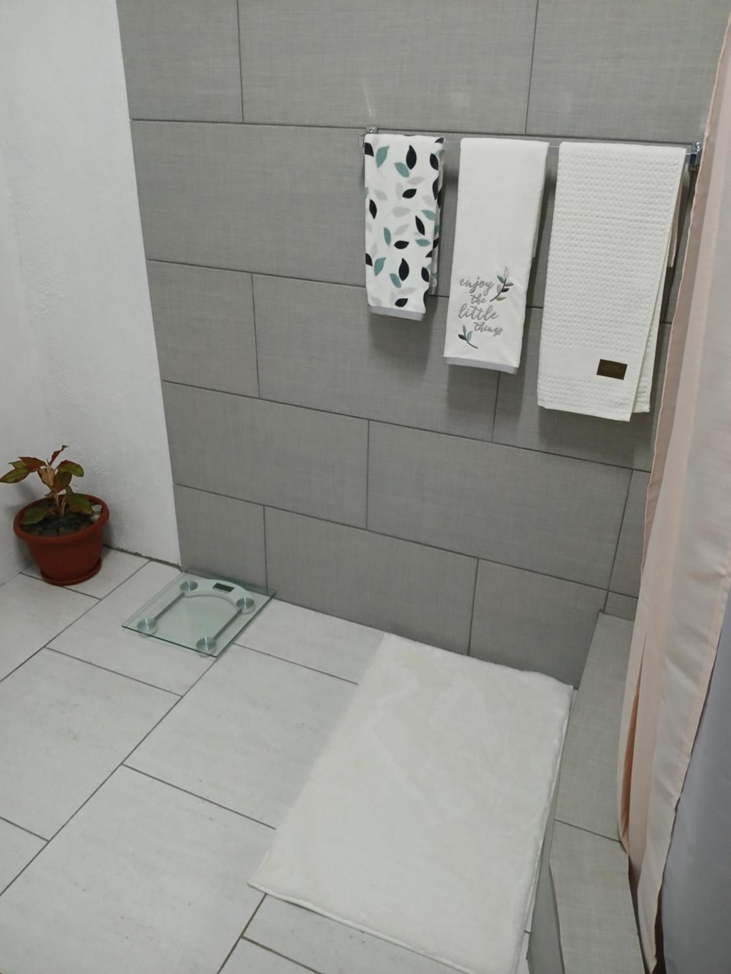 Natrue'S Haven Bed & Breakfast Marigot Bagian luar foto