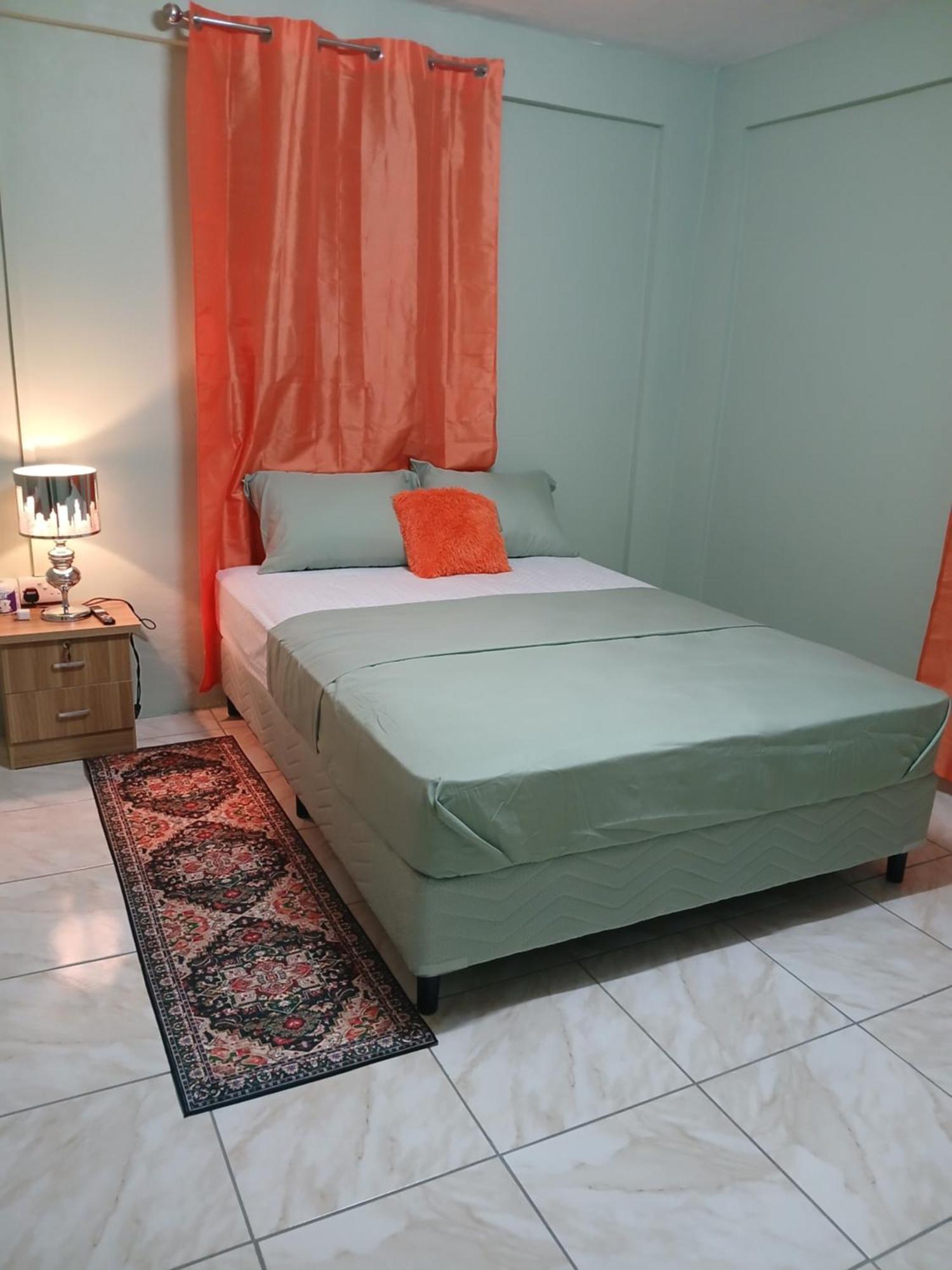 Natrue'S Haven Bed & Breakfast Marigot Bagian luar foto